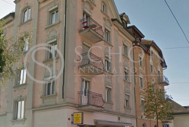 mit dem Lift direkt auf den privaten Balkon